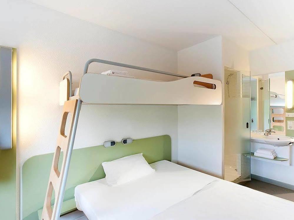 Ibis Budget Stains - Saint Denis - Universite Luaran gambar